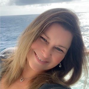 Meet your Posher, Monica